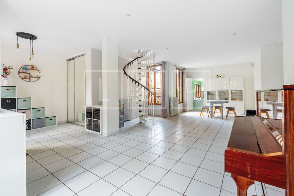 Photo 2/11 - maison 5 pièces 97 m² à Issy-les-Moulineaux