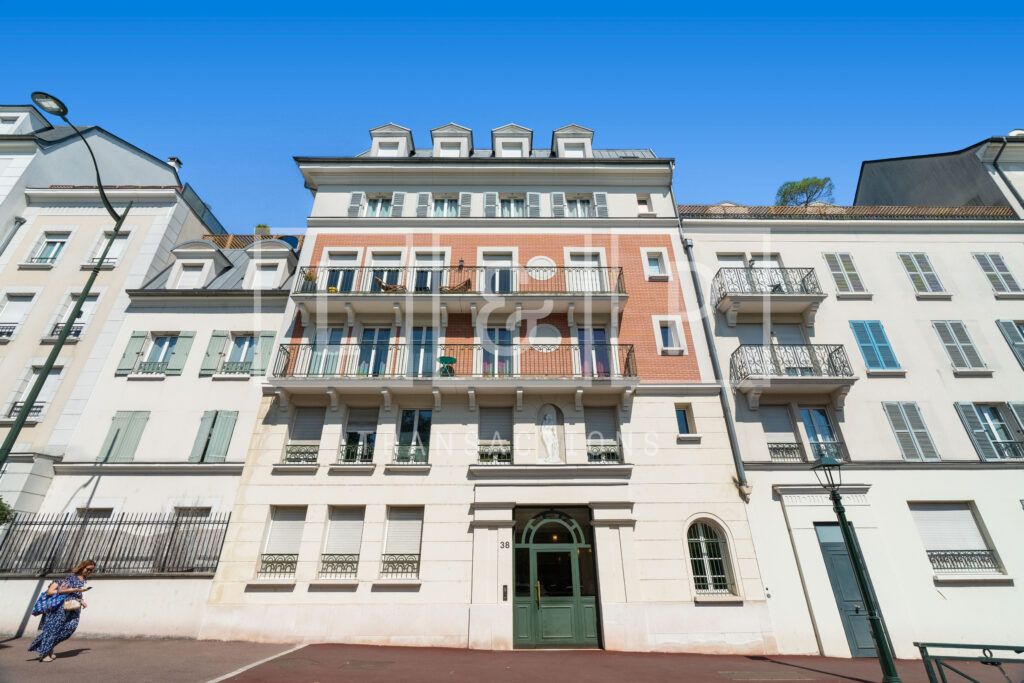 appartement 3 pièces 70 m² à Plessis Robinson